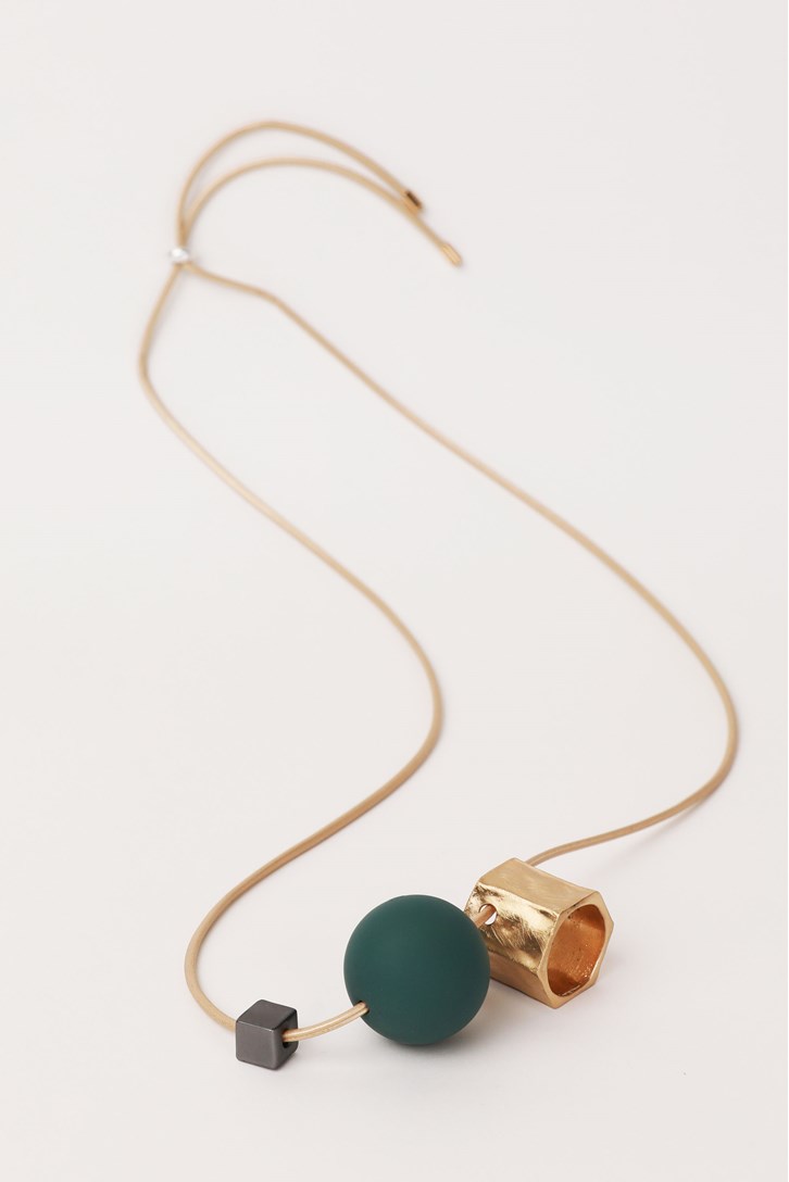 3 DISC NECKLACE